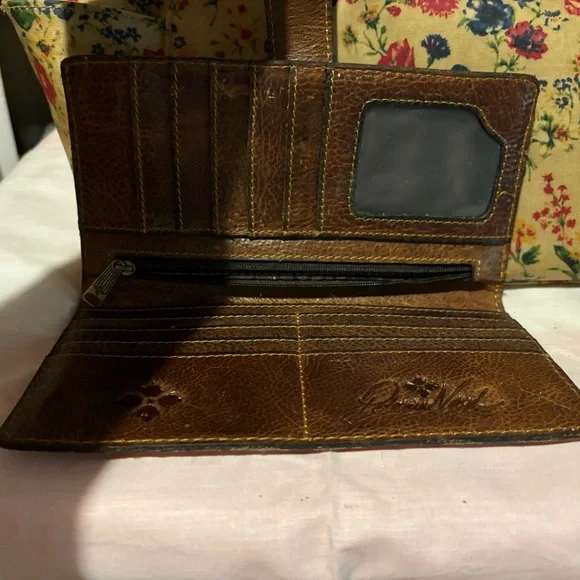 Patarcia Nash leather purse and matching wallet and make up bag - Picture 3 of 3